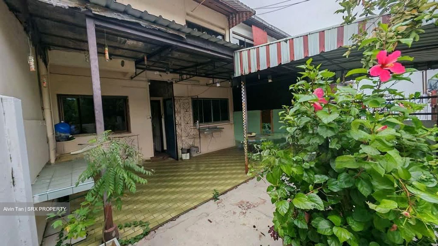 Lorong 7 Realty Park (D19), Terrace #568072371